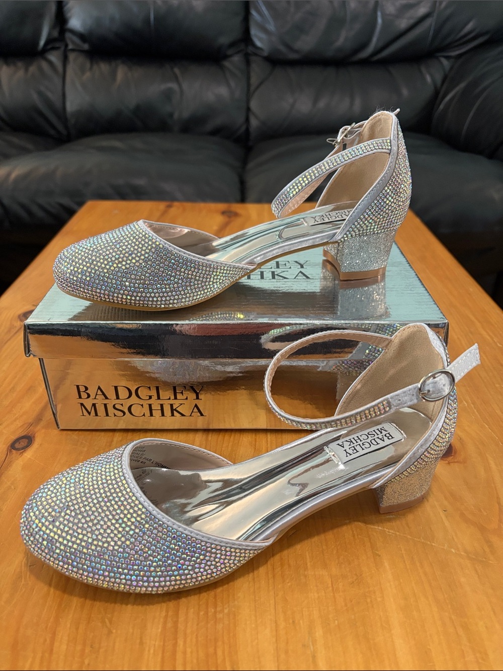 🌟Size 3Y - NWT: Badgley Mischka - Girls’ Dress Shoes